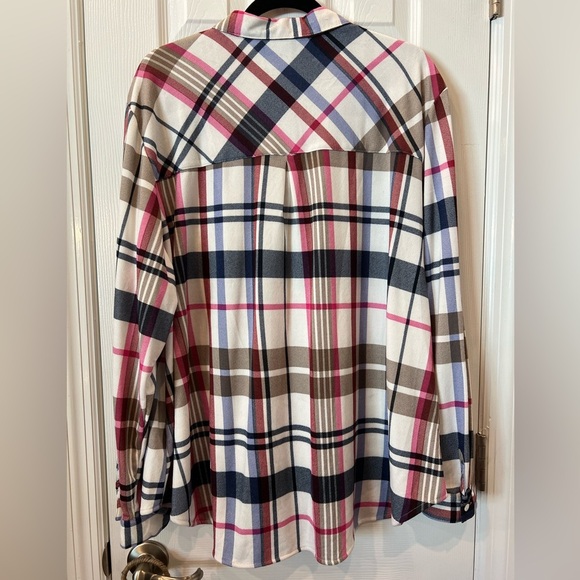 Women’s 3X plaid long sleeve top - Picture 2 of 3